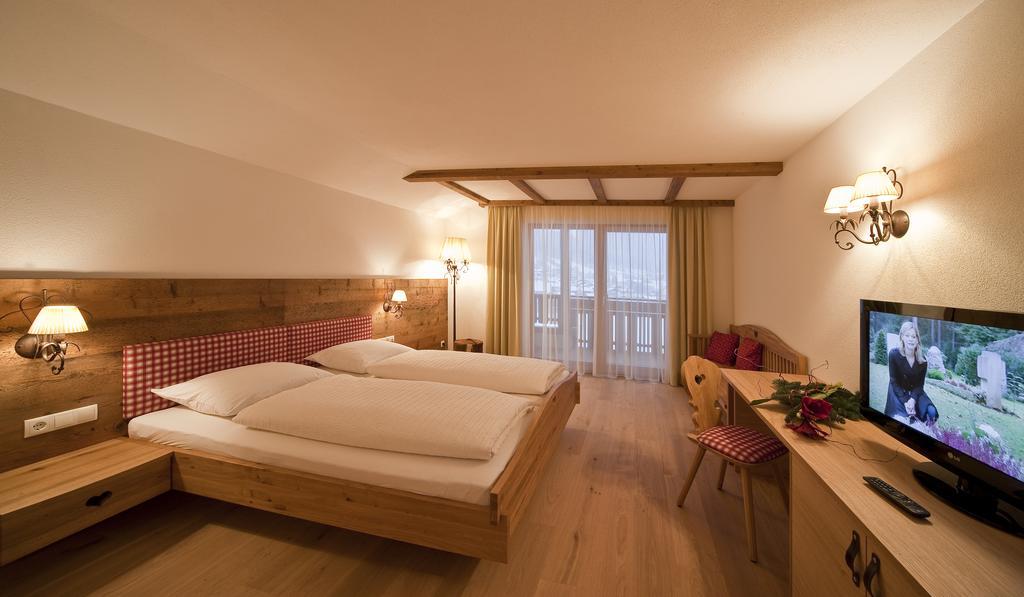 Hotel Foestlerhof ヴィラ・オットーネ エクステリア 写真